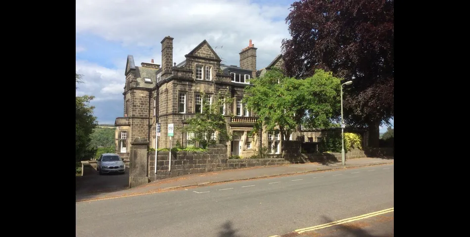 TWO BEDROOM GROUND FLOOR APARTMENT & GARAGE