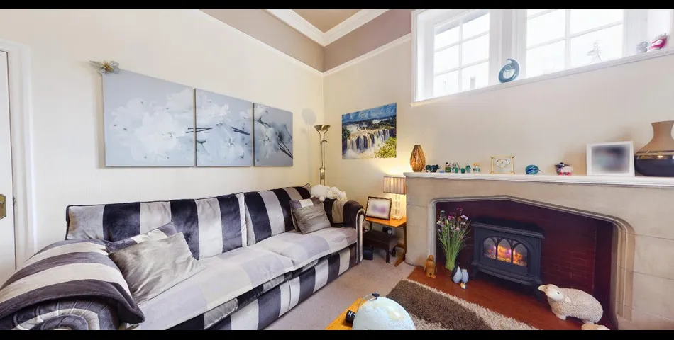 TWO BEDROOM GROUND FLOOR APARTMENT & GARAGE