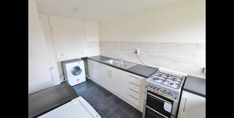 3 BEDROOM MAISONETTE
