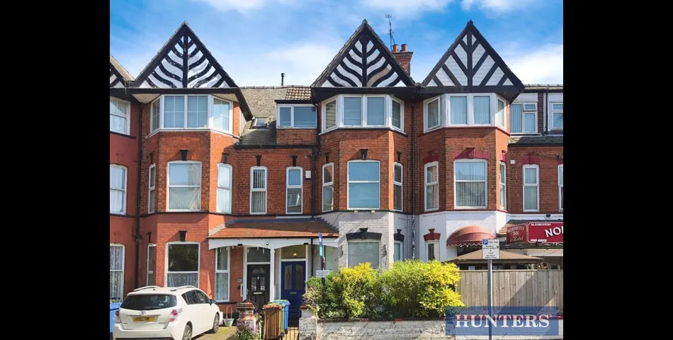 5 BEDROOM TERRACED WITH PRIVATE 2 BED ANNEXE
