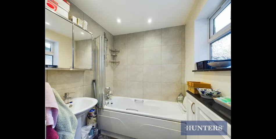 5 BEDROOM TERRACED WITH PRIVATE 2 BED ANNEXE