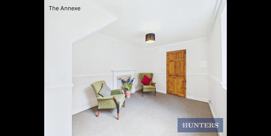 5 BEDROOM TERRACED WITH PRIVATE 2 BED ANNEXE