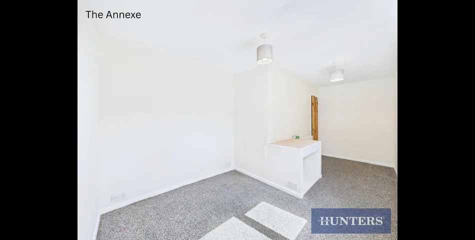 5 BEDROOM TERRACED WITH PRIVATE 2 BED ANNEXE