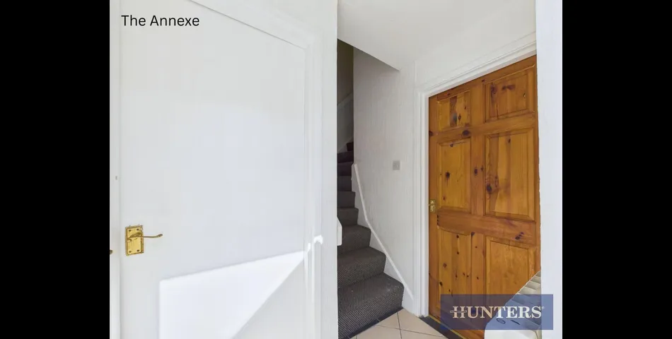 5 BEDROOM TERRACED WITH PRIVATE 2 BED ANNEXE