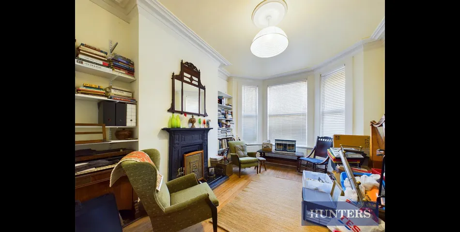 5 BEDROOM TERRACED WITH PRIVATE 2 BED ANNEXE