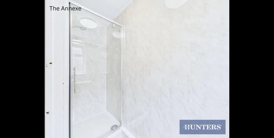 5 BEDROOM TERRACED WITH PRIVATE 2 BED ANNEXE