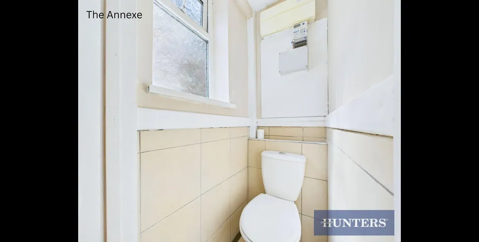 5 BEDROOM TERRACED WITH PRIVATE 2 BED ANNEXE