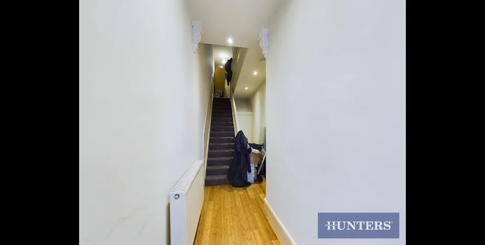 5 BEDROOM TERRACED WITH PRIVATE 2 BED ANNEXE