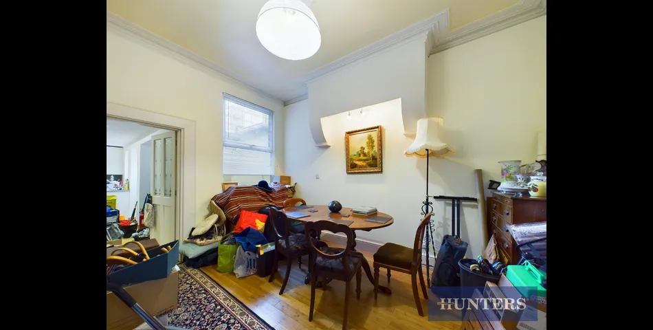 5 BEDROOM TERRACED WITH PRIVATE 2 BED ANNEXE