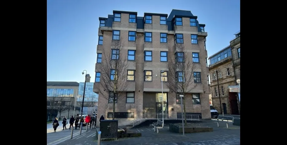 ONE BEDROOM APARTMENT - TOWN CENTRE LOCATION