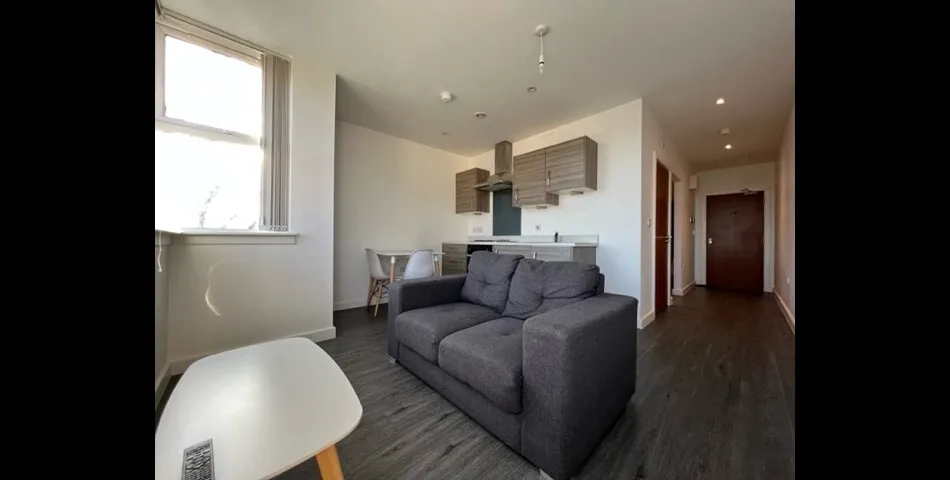 ONE BEDROOM APARTMENT - TOWN CENTRE LOCATION