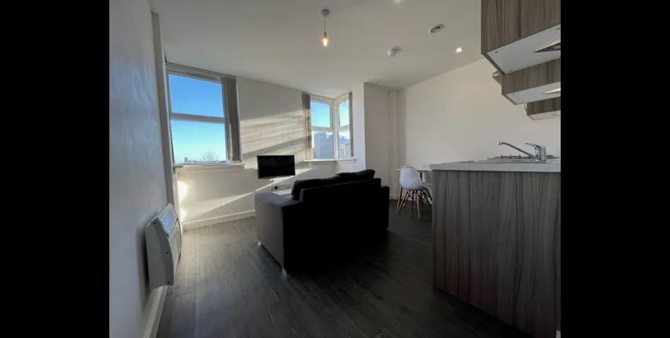 ONE BEDROOM APARTMENT - TOWN CENTRE LOCATION