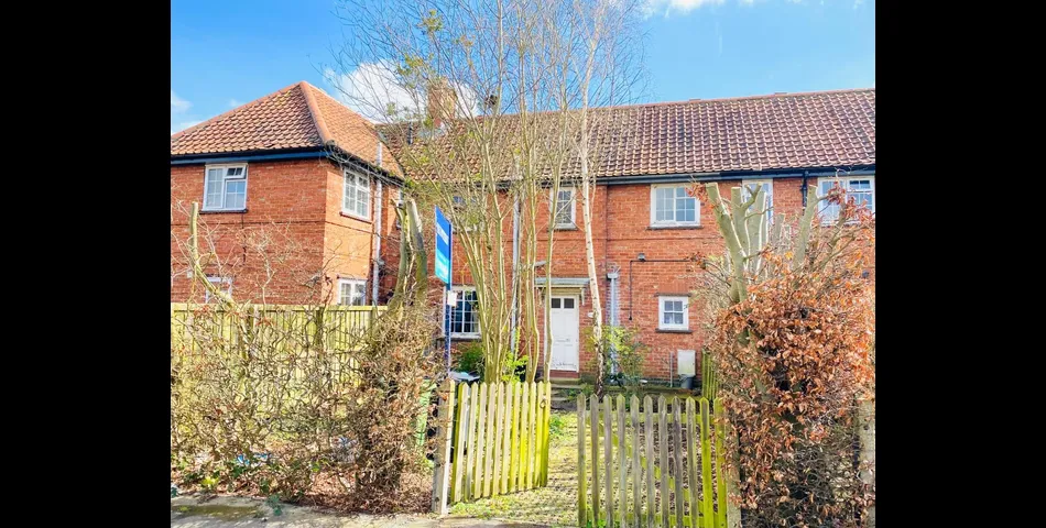 THREE BEDROOM PROPERTY IN NEED OF UPDATING
