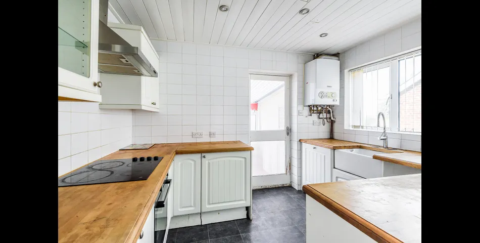 THREE BEDROOM SEMI-DETACHED PROPERTY