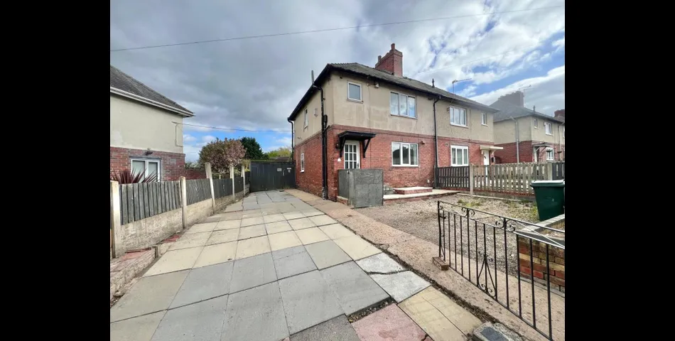 THREE BEDROOM SEMI-DETACHED PROPERTY