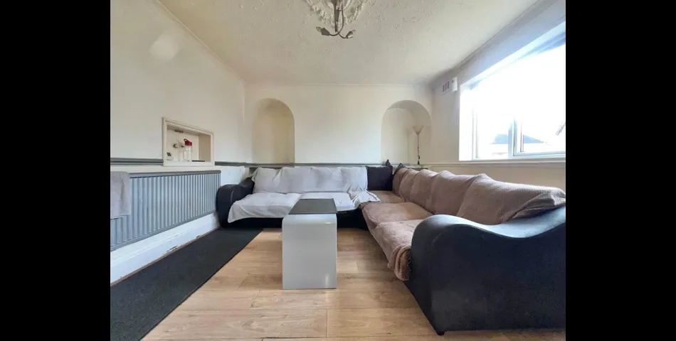 THREE BEDROOM SEMI-DETACHED PROPERTY