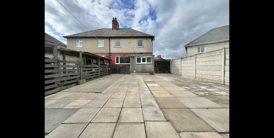 THREE BEDROOM SEMI-DETACHED PROPERTY