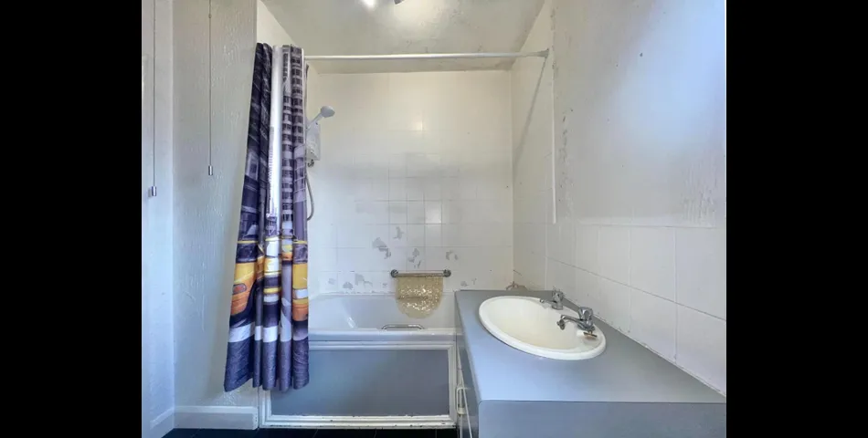 THREE BEDROOM SEMI-DETACHED PROPERTY