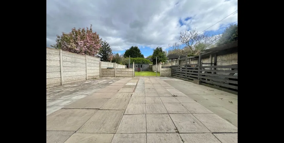 THREE BEDROOM SEMI-DETACHED PROPERTY