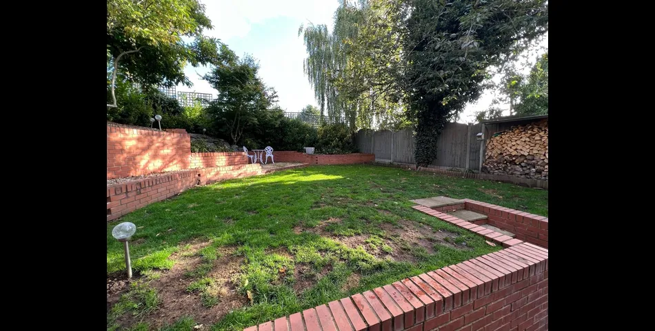 THREE BEDROOM LINK DETACHED PROPERTY