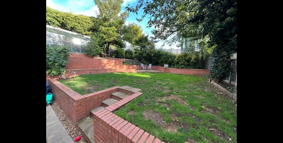 THREE BEDROOM LINK DETACHED PROPERTY