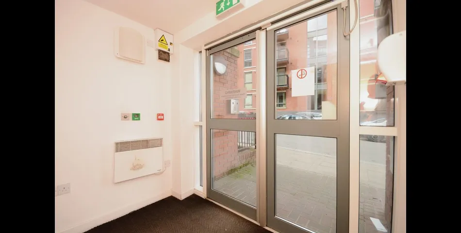 ONE BEDROOM APARTMENT