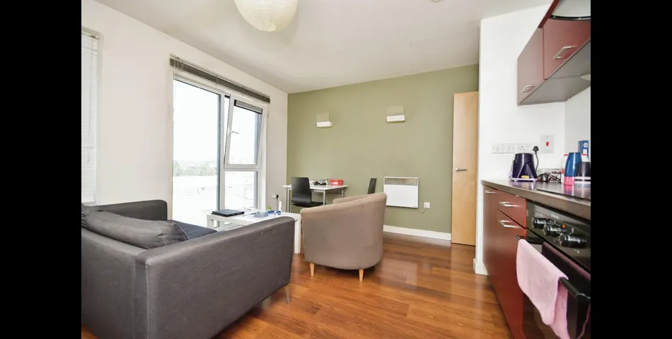 ONE BEDROOM APARTMENT