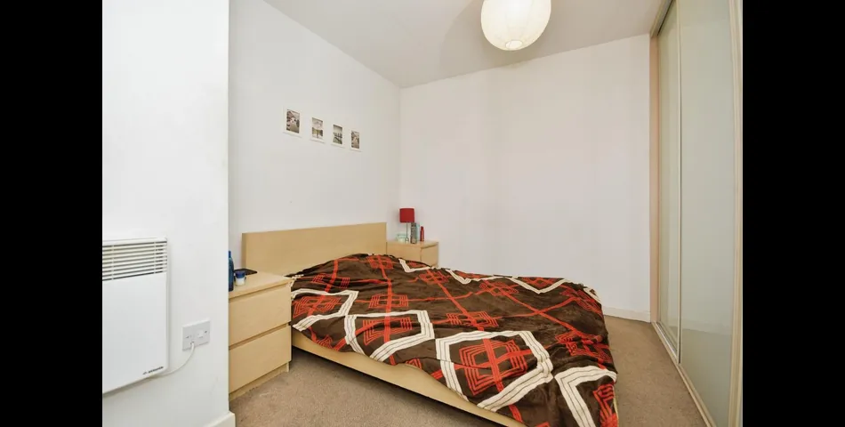 ONE BEDROOM APARTMENT