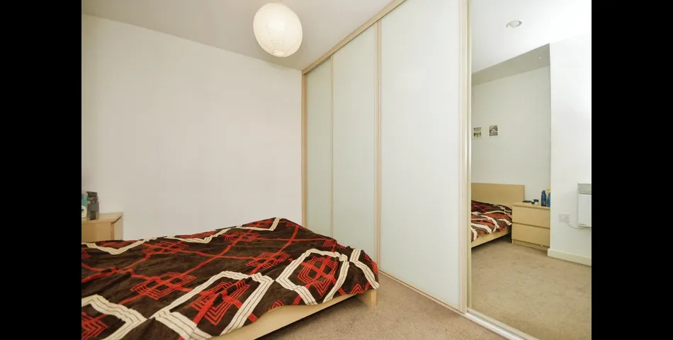 ONE BEDROOM APARTMENT