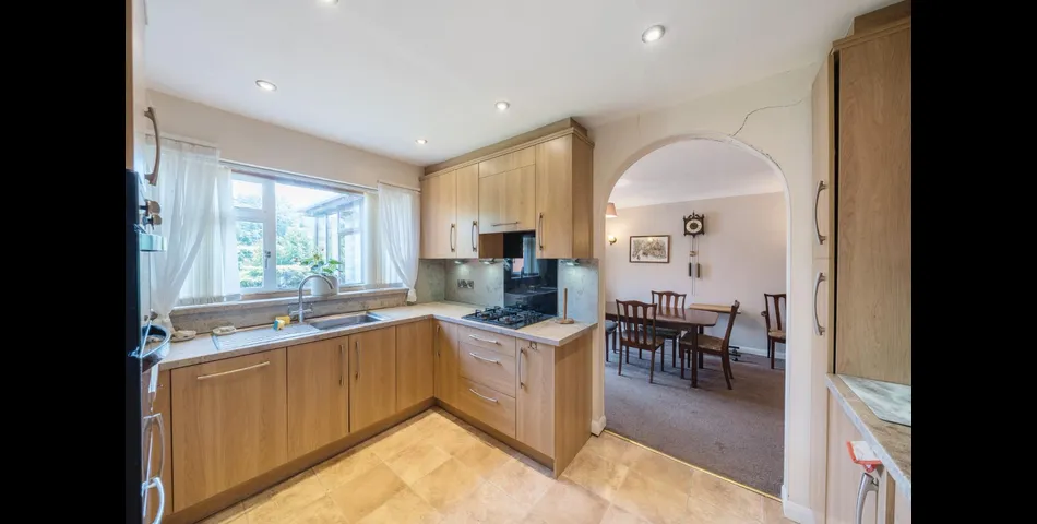 THREE BEDROOM, TWO BATHROOM DETACHED BUNGALOW