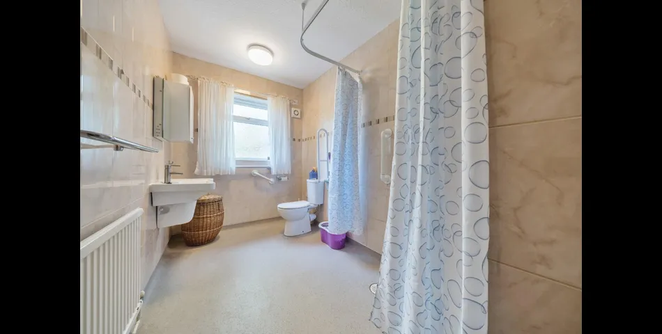 THREE BEDROOM, TWO BATHROOM DETACHED BUNGALOW