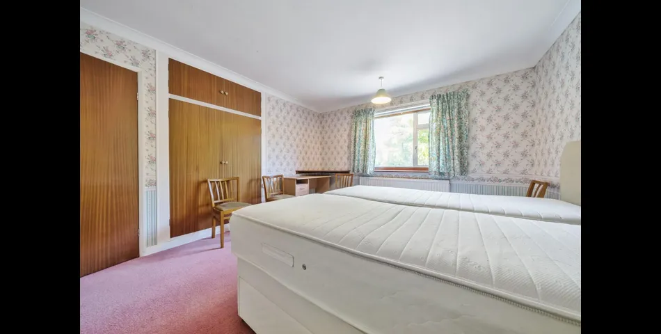 THREE BEDROOM, TWO BATHROOM DETACHED BUNGALOW