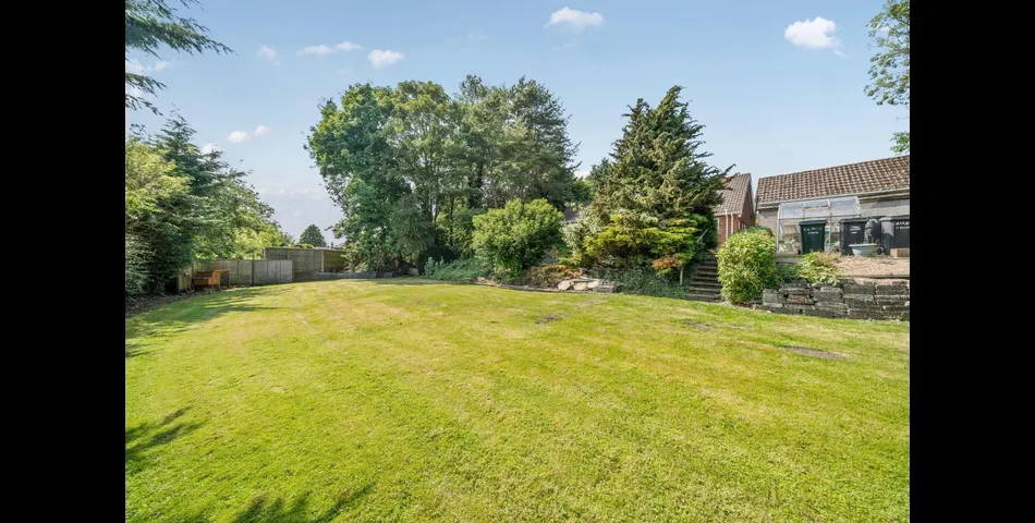 THREE BEDROOM, TWO BATHROOM DETACHED BUNGALOW