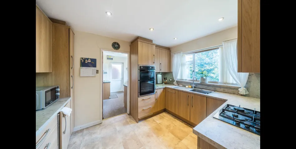 THREE BEDROOM, TWO BATHROOM DETACHED BUNGALOW