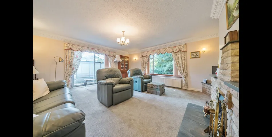 THREE BEDROOM, TWO BATHROOM DETACHED BUNGALOW