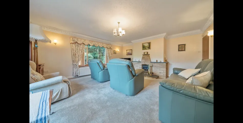 THREE BEDROOM, TWO BATHROOM DETACHED BUNGALOW