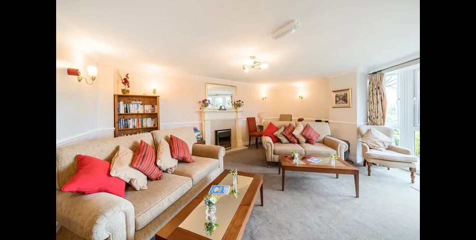 ONE BEDROOM SECOND FLOOR APARTMENT FOR OVER 60'S