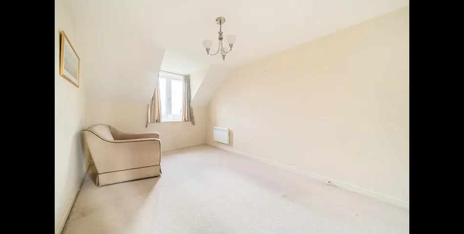 ONE BEDROOM SECOND FLOOR APARTMENT FOR OVER 60'S