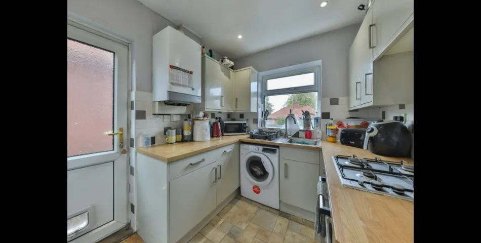 THREE BEDROOM SEMI-DETACHED PROPERTY