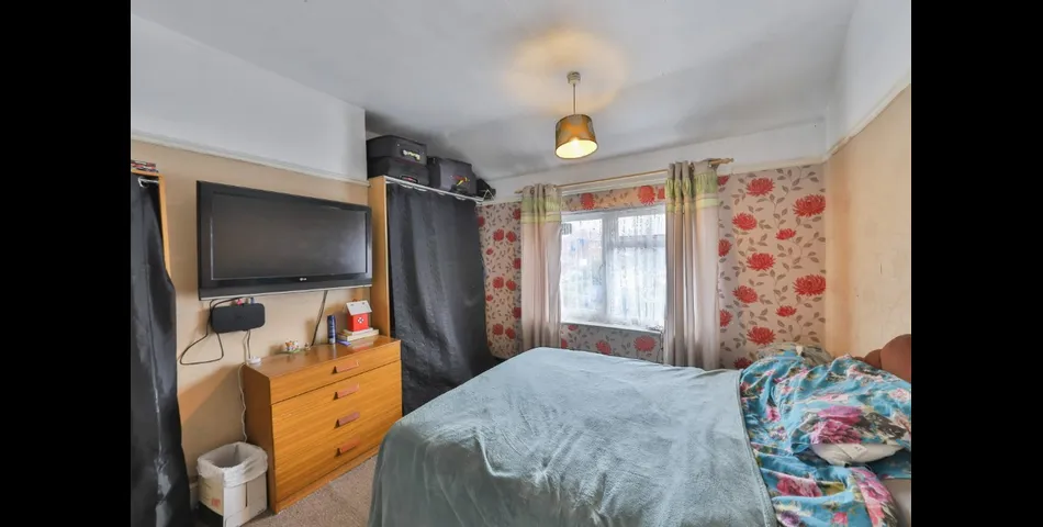THREE BEDROOM SEMI-DETACHED PROPERTY