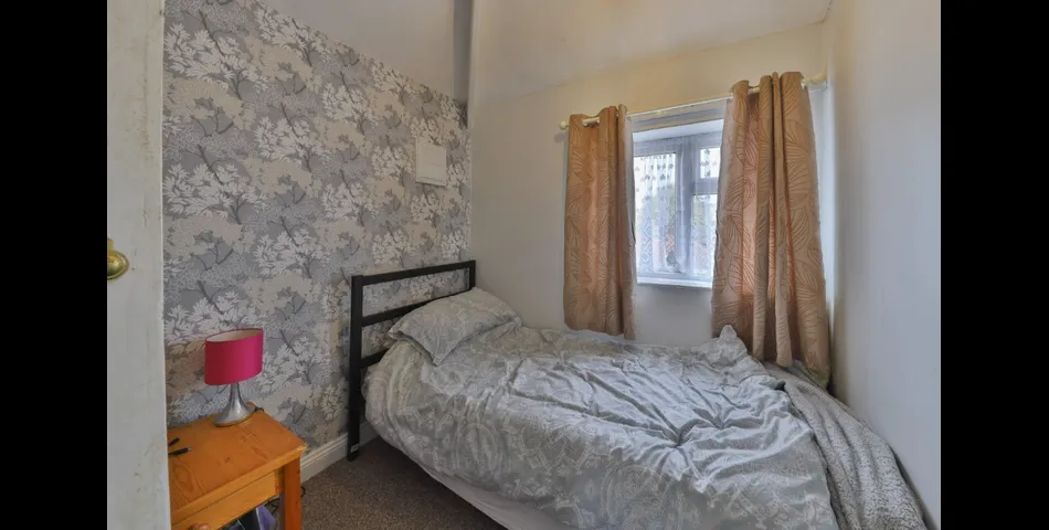 THREE BEDROOM SEMI-DETACHED PROPERTY