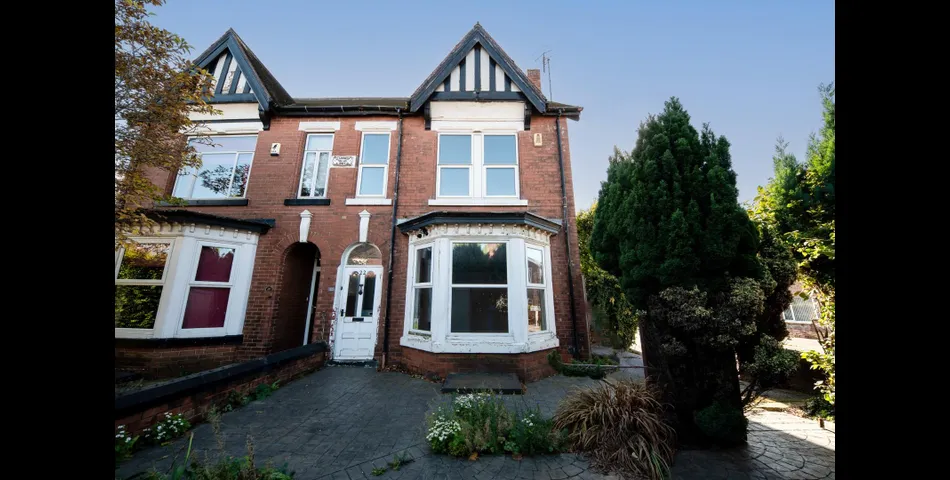 FIVE BEDROOM VICTORIAN PROPERTY