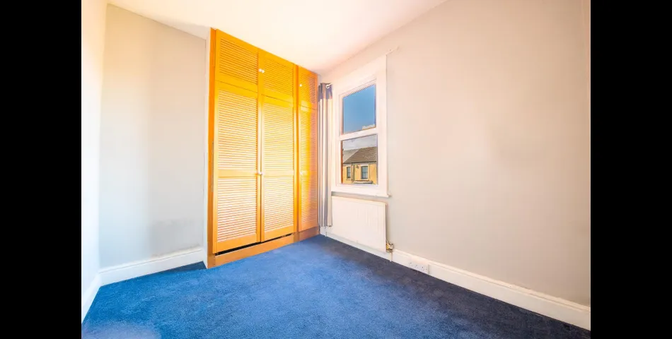 FIVE BEDROOM VICTORIAN PROPERTY
