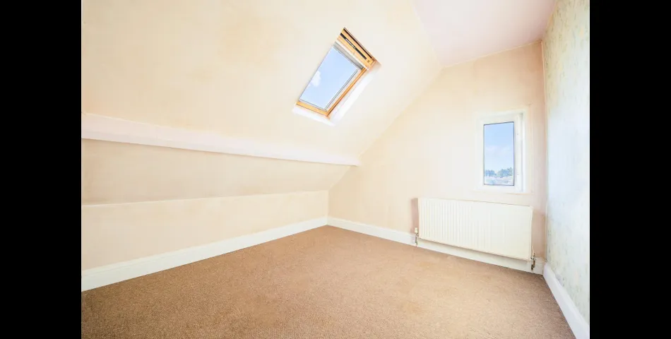 FIVE BEDROOM VICTORIAN PROPERTY