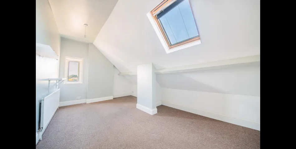 FIVE BEDROOM VICTORIAN PROPERTY