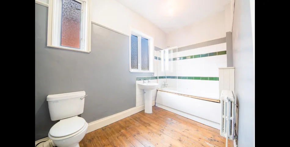 FIVE BEDROOM VICTORIAN PROPERTY