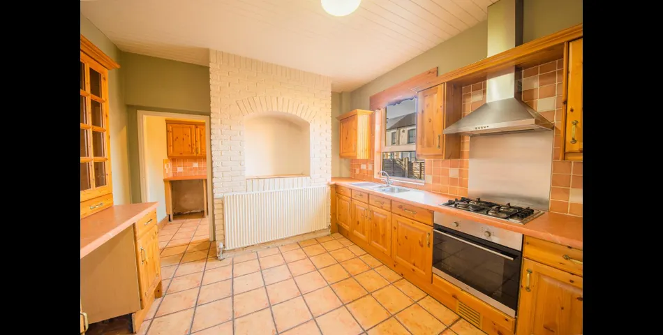 FIVE BEDROOM VICTORIAN PROPERTY