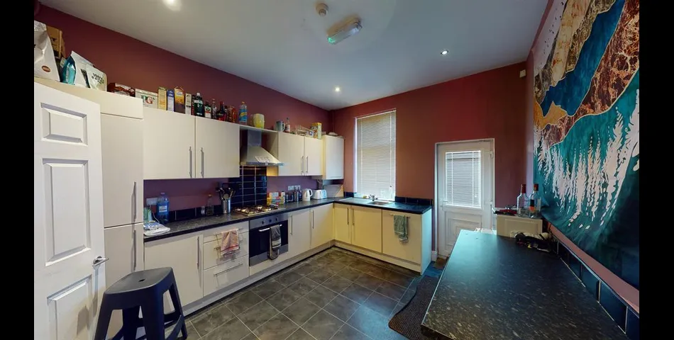 FIVE BEDROOM LICENSED HMO TERRACED PROPERTY