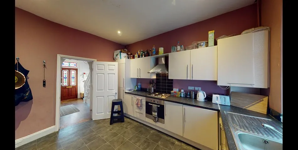 FIVE BEDROOM LICENSED HMO TERRACED PROPERTY