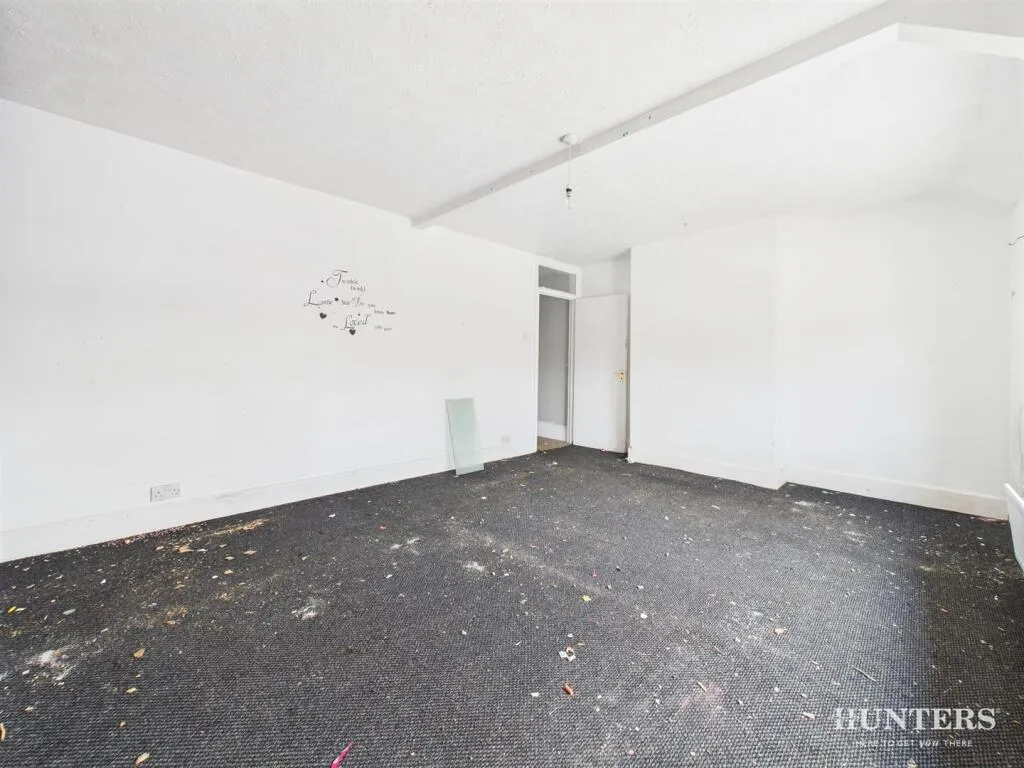 2 bed House